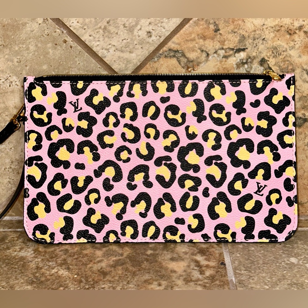Louis Vuitton WILD AT HEART NEVERFULL WRISTLET POUCH
